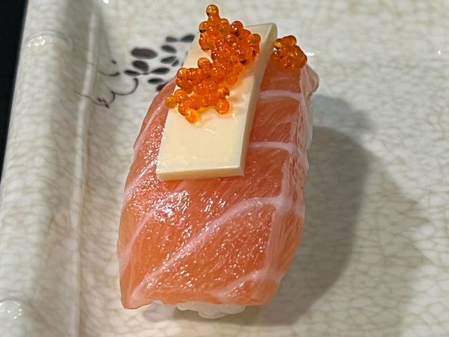 가성비를 자랑하는 칭다오 스시집, 회전스시(回转寿司)