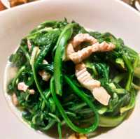 冠宸食館-陽明山竹子湖吃雞首選，記得早點排隊以免向隅！
