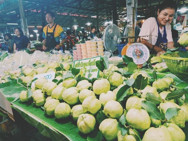 ตลาดน้ำดอนหวาย นครปฐม
