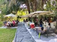 คาเฟ่ Hydeh Haus สวนสวยในบ้านหลังใหญ่