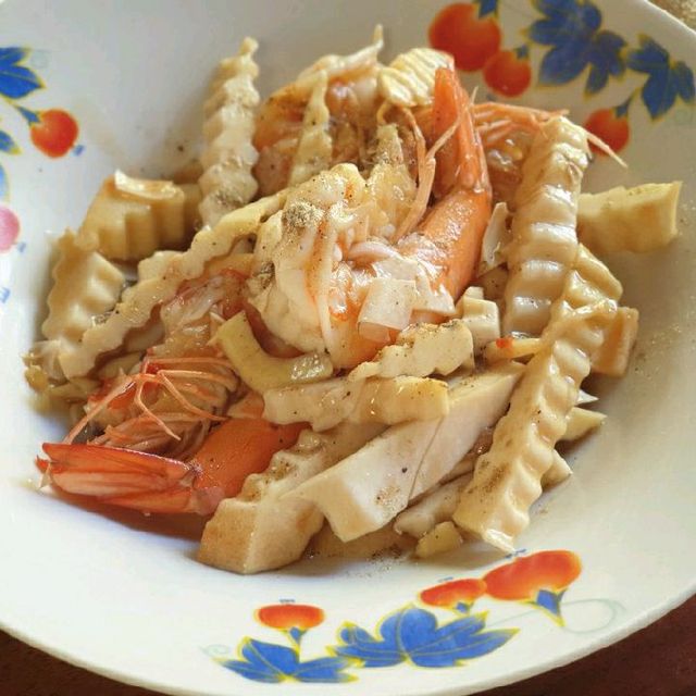 ลุงดมอาหารป่า ร้านในสวนมะพร้าว
