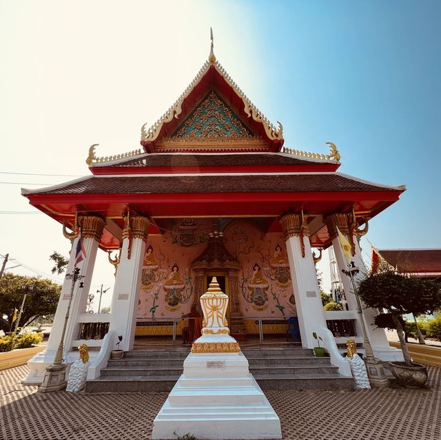 วัดบางพรหม วัดงามริมน้ำ