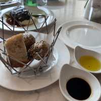 อร่อยมื้อกลางวันที่ VIU@The St. Regis Bangkok 