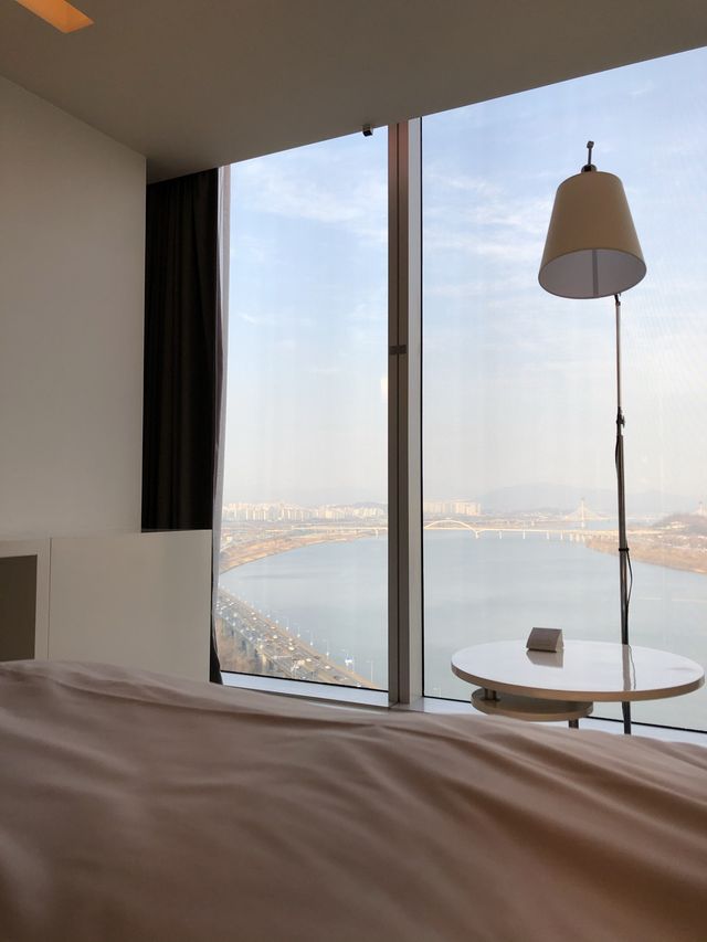 심플하고 모던한 5성급 한강뷰 호텔 ‘비스타 워커힐 서울’ 🏨🌉✨