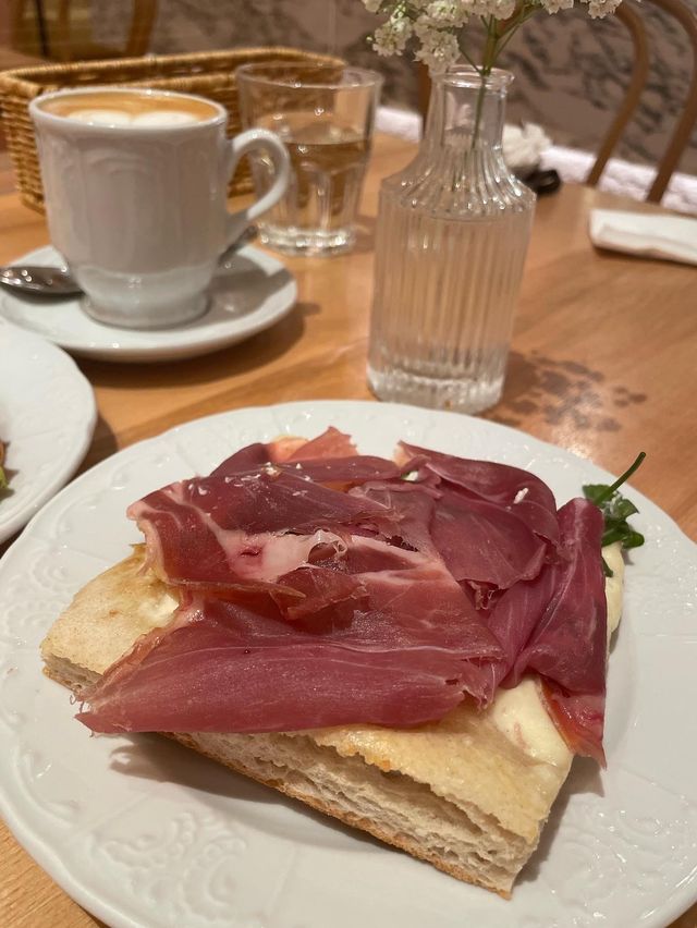彡百花齊放麵包多元化靚靚Cafe彡