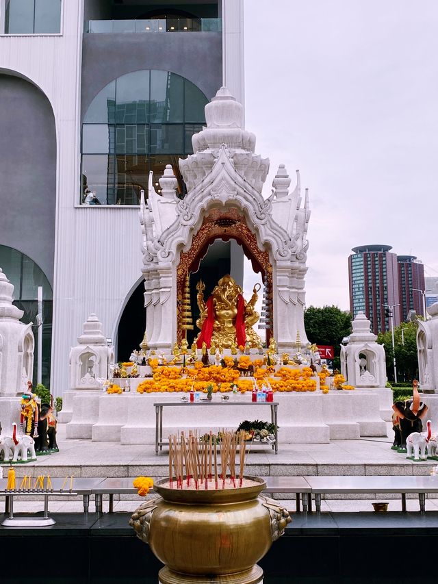 แยกราชประสงค์มีอะไรดี