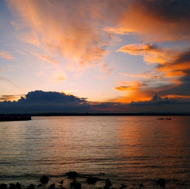 Beautiful Sunset Spot at Baywalk, IGACOS