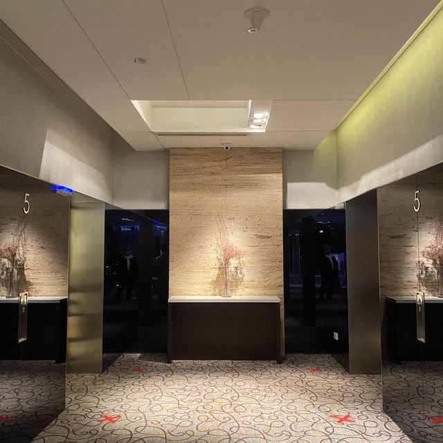 Club Lounge Access with Traders Club