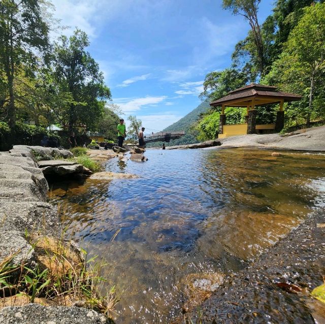 Seven Wells/Telaga Tujuh(Té-la-gae tue-jouh)