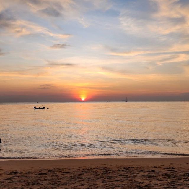 Tutu Beach คาเฟ่สีชมพู 🏖️ 