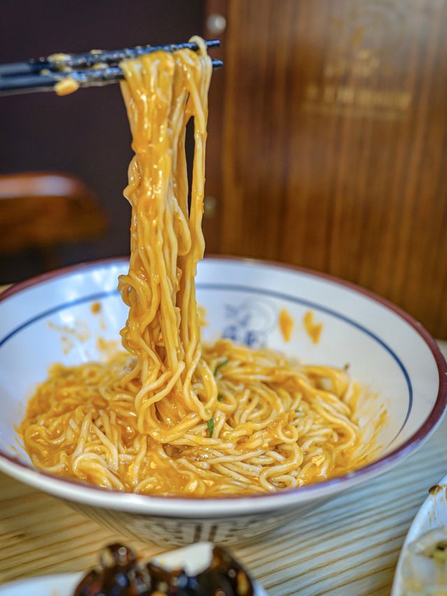 蟹皇拌麵你要試，平民價錢夠誠意