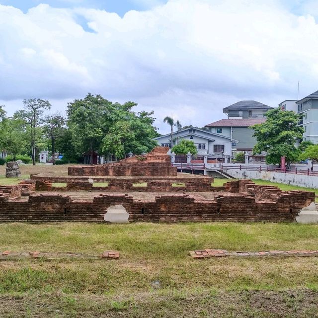 พุทธสถานเชิงท่า – หน้าโบสถ์ โบราณสถาน จ.นนทบุรี