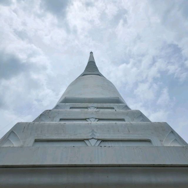 พระบรมราชานุสรณ์ดอนเจดีย์