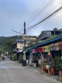นั่งมอเตอร์ไซค์ไปเที่ยวหมู่บ้านอีต่อง จ.กาญจนบุรี