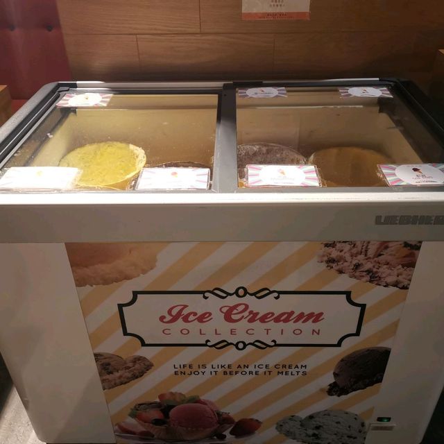 推薦住宿～旅居文旅-高雄館…高捷三多捷運站旁