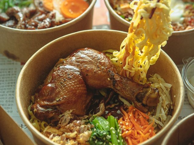 ร้านอาหารเหลาราคาเบาๆ พร้อมเสริฟถึงหน้าบ้าน 