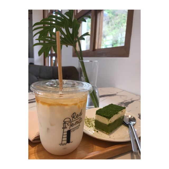 ชวนแฟนไปเดทที่ RedTemp Cafe บางแสน
