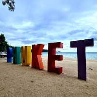 ชายหาดสวย  ทรายขาว น้ำทะเลสีฟ้า