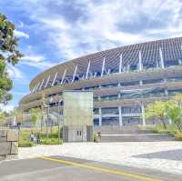 新国立競技場と新宿の街並み