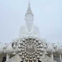 beautiful temple with big Buddha 