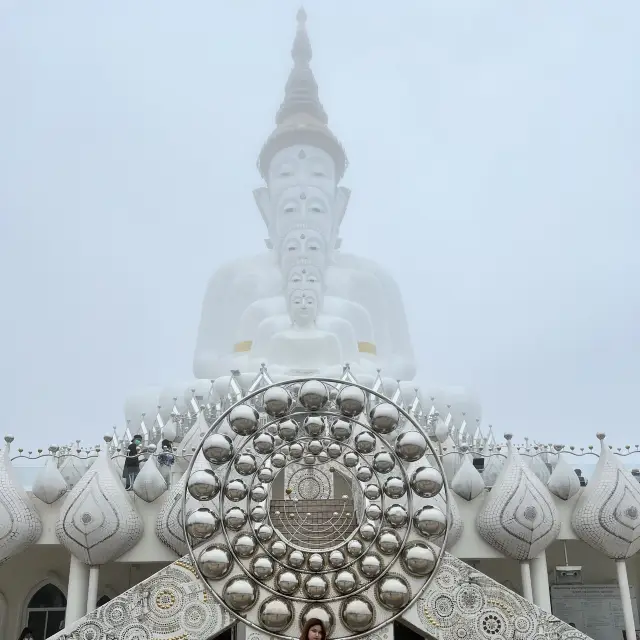 beautiful temple with big Buddha 