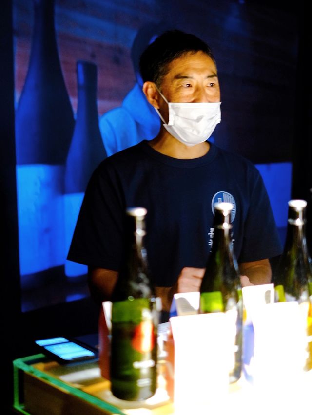 "日本Sake 朱古力配清酒"