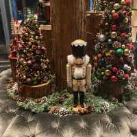 【東京】ラグジュアリーホテルのクリスマスツリーで気分を高める！