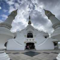 พระมหาเจดีย์ศรีแสงธรรมวิสุทธิมงคล