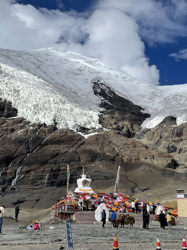 Stunning Glacier in Tibet 