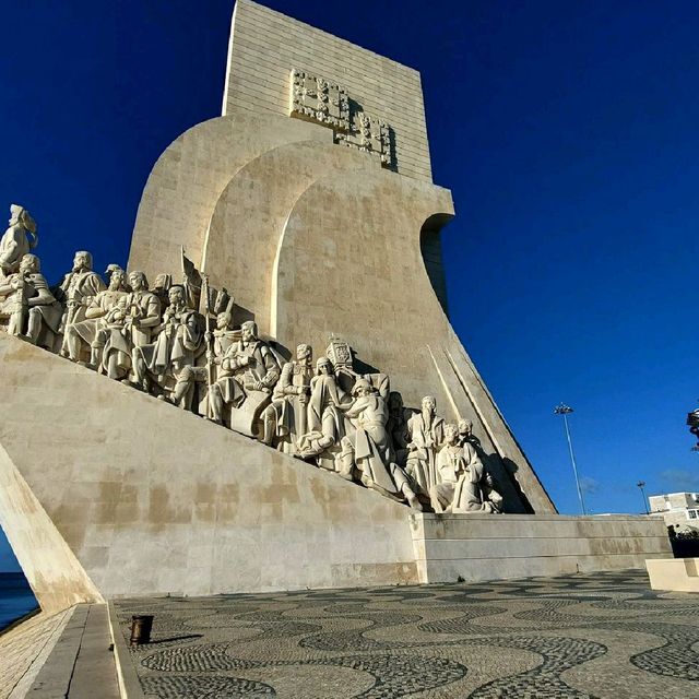 travel to pastel-colored city (Lisbon) travel to pastel-colored city (Lisbon)