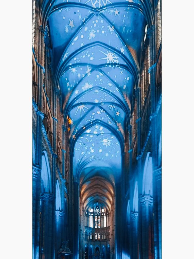 Light show inside the dome of Amiens Cathedral in France, so beautiful it makes you cry!