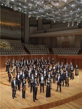 第九屆中國交響樂之春：“遙遠的世界”賴嘉靜、揚·沃格勒與國家大劇院管弦樂團音樂會｜音樂會 | 國家大劇院-音樂廳