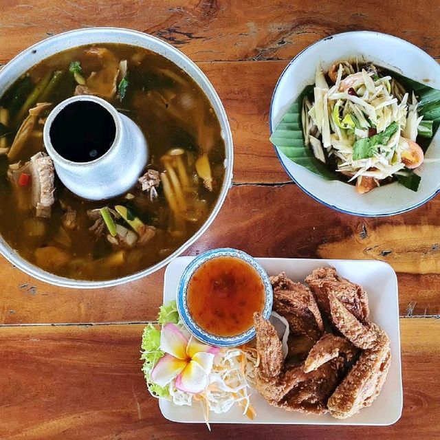 ร้านอาหารบรรยากาศ​ธรรมชาติ​