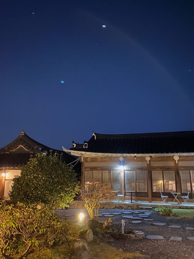 밤에 더 아름다운 한옥카페 ☕️🌙