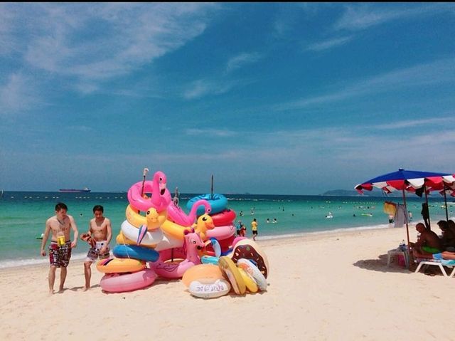 เกาะล้าน​ เที่ยวทะเลน้ำใสๆใกล้กรุงฯ