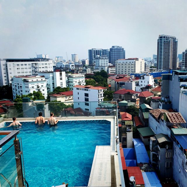 THE LIGHT HOTEL HANOI ...โรงเเรมใจกลางเมืองฮานอย