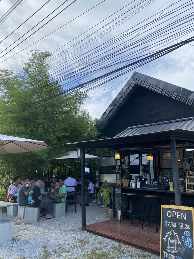 yee slowbar คาเฟ่ชิลเมืองยี่งอ