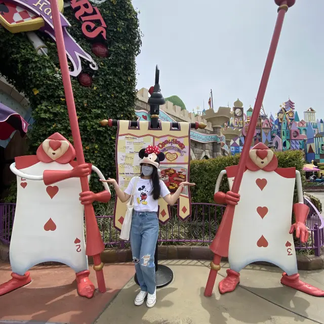 tokyo cùng Disneyland