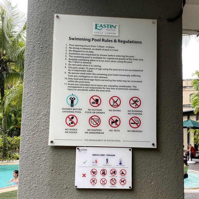 Beautiful Pool @ Eastin Hotel KL Beautiful Pool @ Eastin Hotel KL