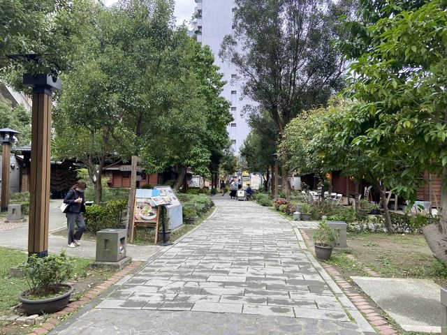 桃園藝文町-散步及用餐的好去處