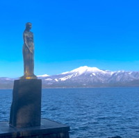 東北にある日本一深い湖！