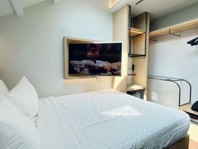 Kesa House — Deluxe Room 🌌 