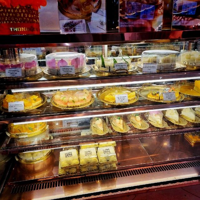 Siam Paragon, a Foodie Haven and Aquarium 