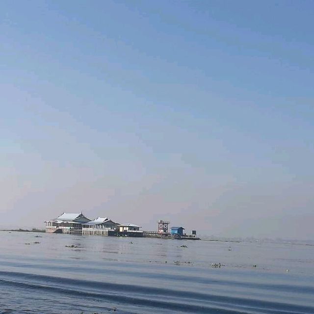 ทะเลสาปอินเล พม่า