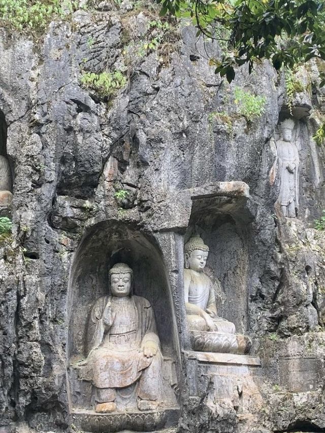 explore Lingyin Temple