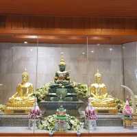 พระอารามหลวง สวยกลางเมืองแุดรฯ