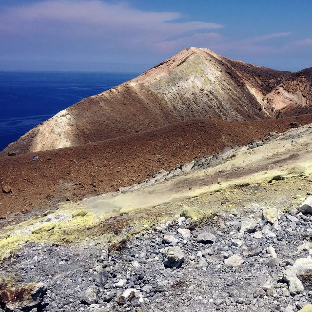 登上火山口於高空欣賞美景