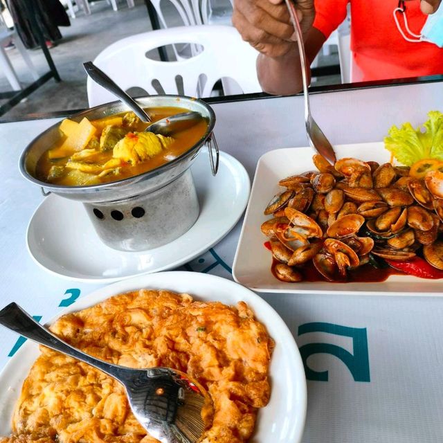 ร้าน บ้านเล Seafood & Café 