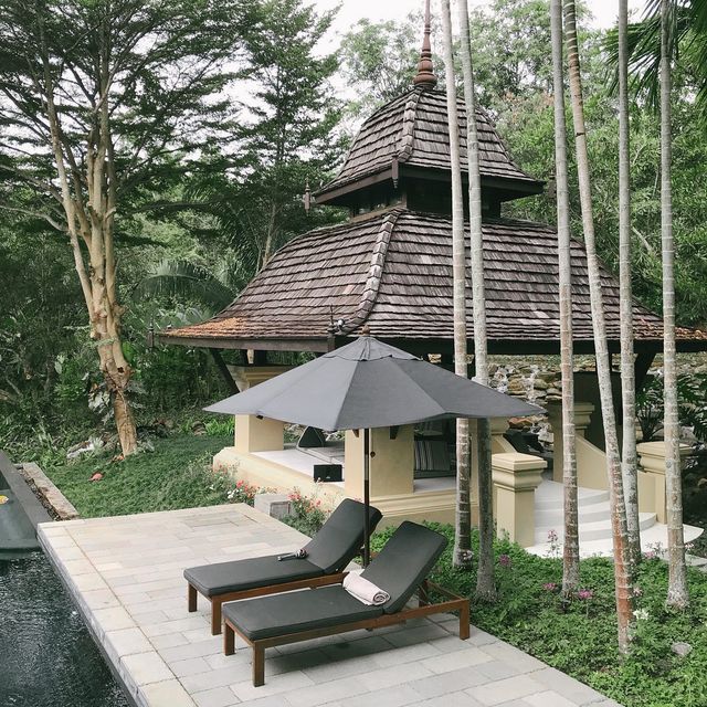 Four Season Resort - ที่พักสุดหรูท่ามกลางความสงบ