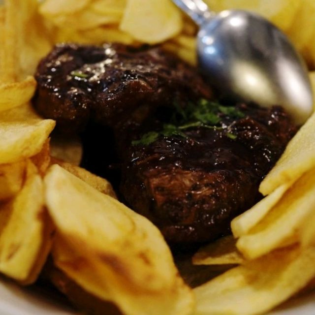 해외여행 중 맛보면 좋을 포르투갈 맛집 A Tasquinha